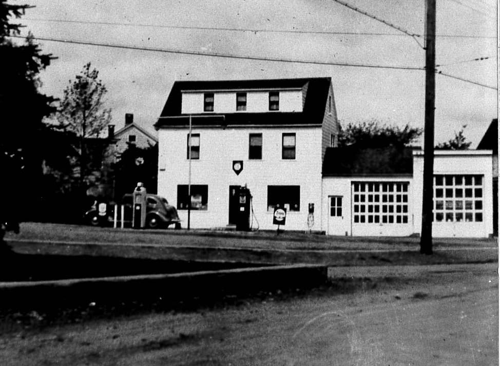 Frank and Elizabeth Smith Tydol Gas Station